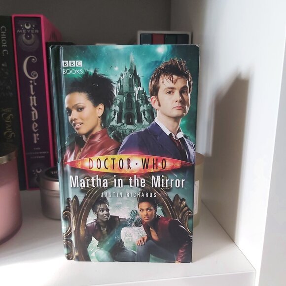 Doctor Who Martha in the Mirror by Justin Richards - Picture 1 of 3